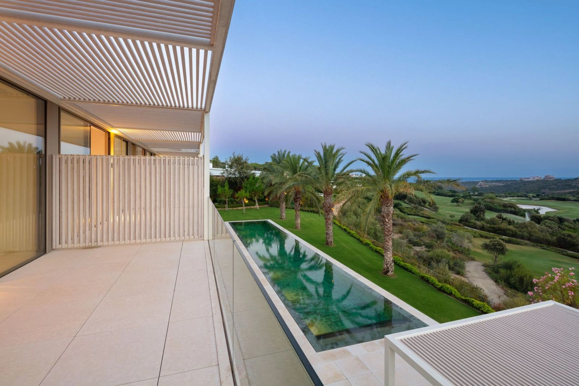 Villa for sale in Casares