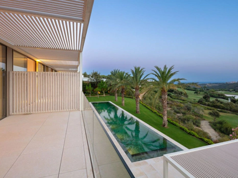 Villa for sale in Casares