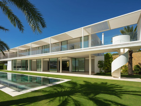 Villa for sale in Casares