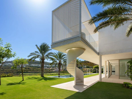 Villa for sale in Casares