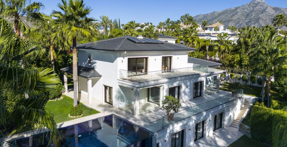 Villa for sale in Nueva Andalucia, Marbella