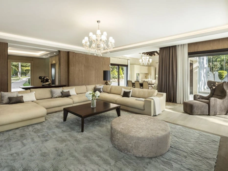 Villa en venta en Nueva Andalucia, Marbella