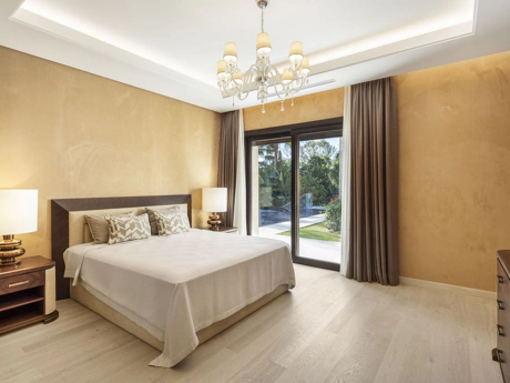 Villa en venta en Nueva Andalucia, Marbella