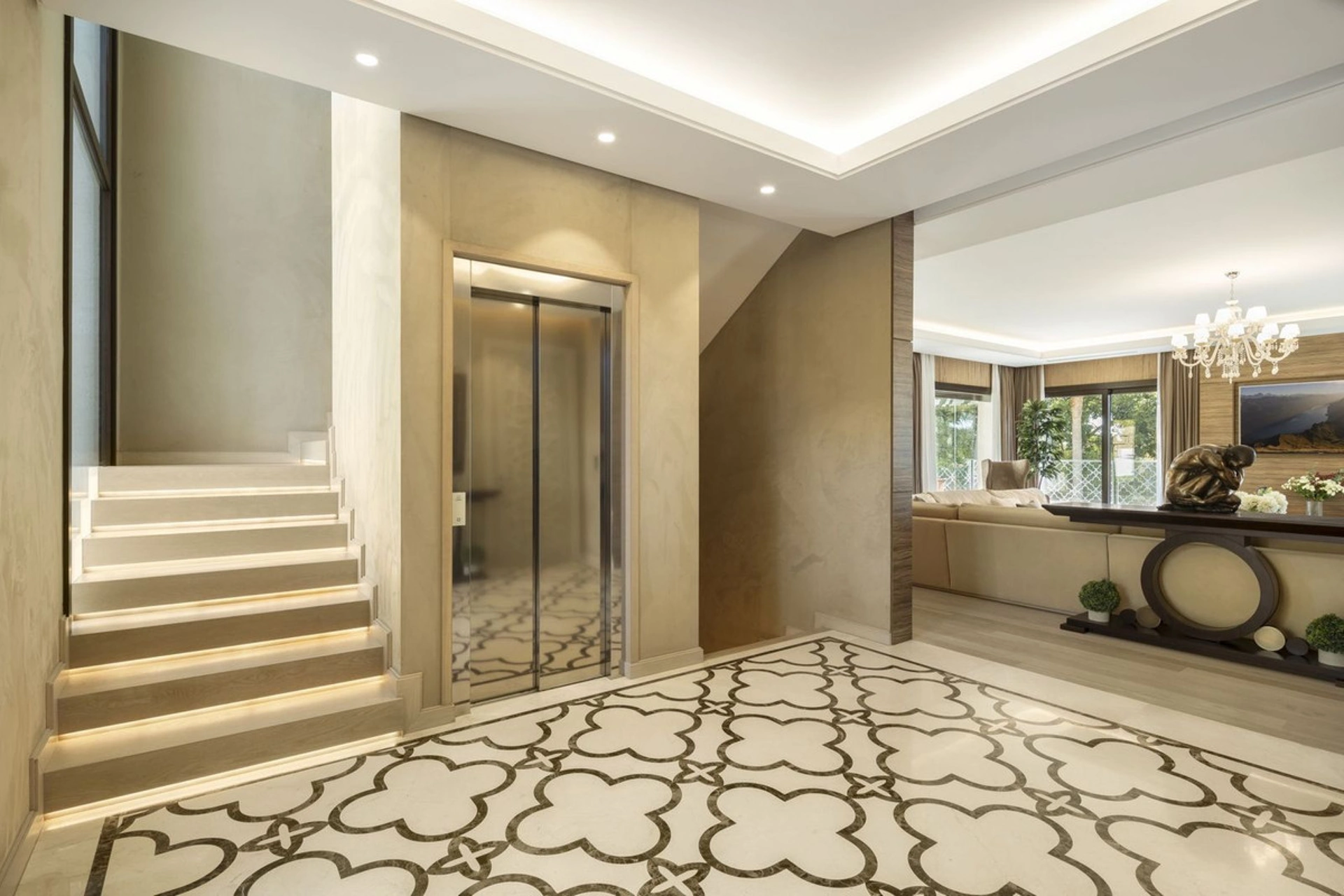 Villa en venta en Nueva Andalucia, Marbella