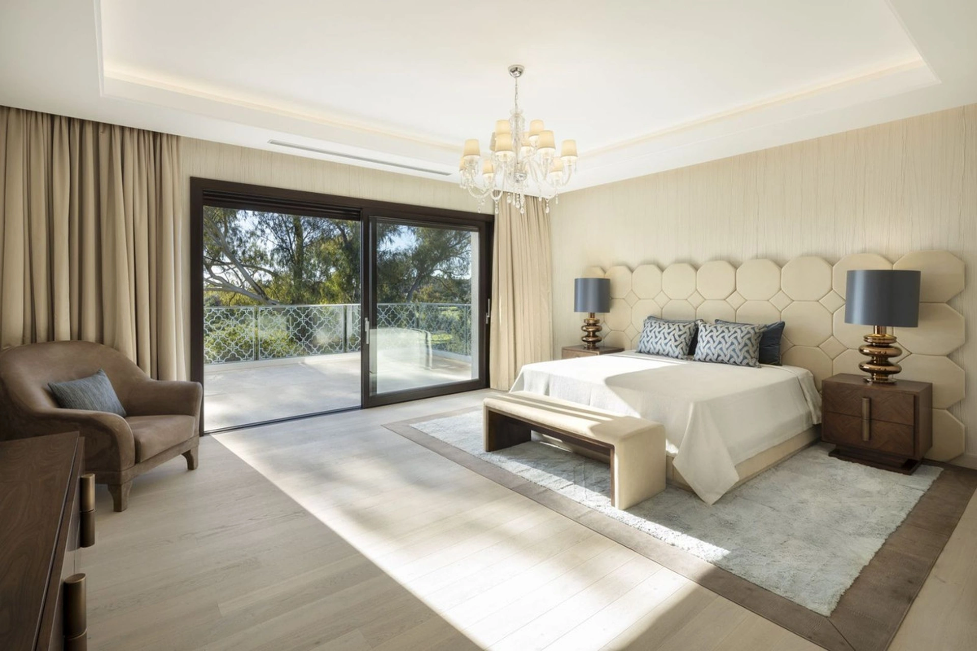 Villa en venta en Nueva Andalucia, Marbella