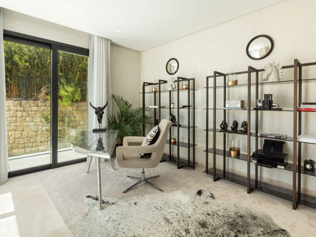 Villa for sale in Benahavis