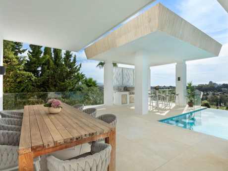Villa for sale in Benahavis