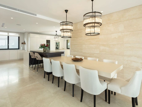 Villa for sale in Benahavis