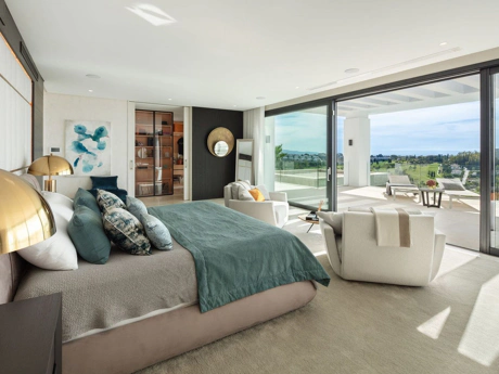Villa for sale in Benahavis