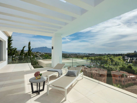 Villa for sale in Benahavis