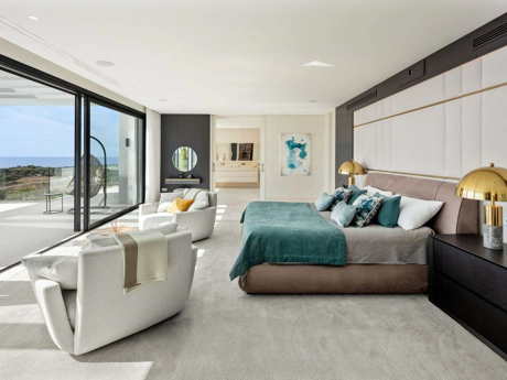 Villa for sale in Benahavis