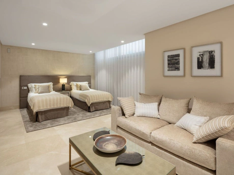 Villa for sale in Benahavis