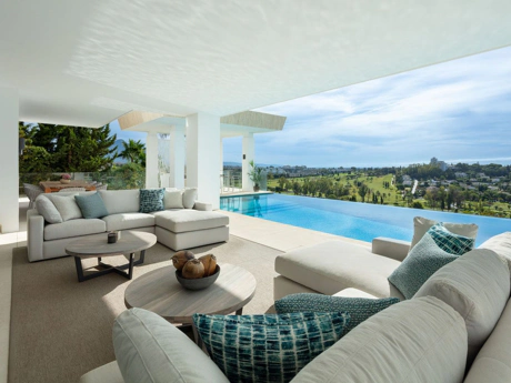 Villa for sale in Benahavis