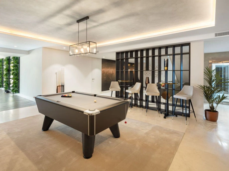 Villa for sale in Benahavis