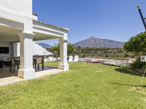 Adosado en venta en Nueva Andalucia, Marbella