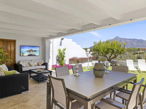 Adosado en venta en Nueva Andalucia, Marbella