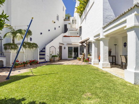 Adosado en venta en Nueva Andalucia, Marbella