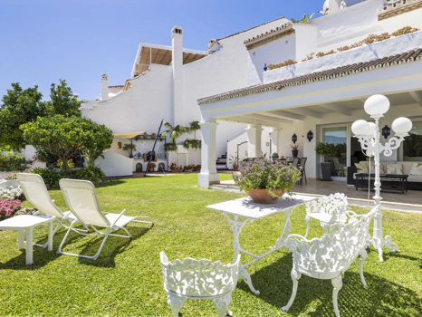 Adosado en venta en Nueva Andalucia, Marbella