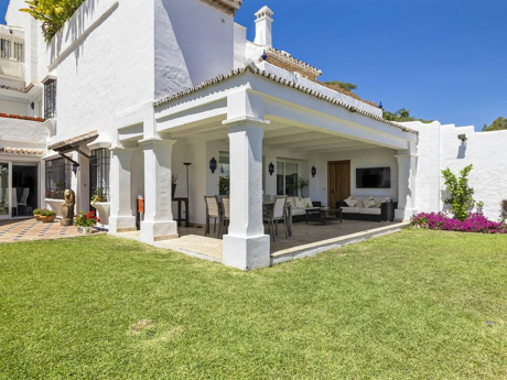Adosado en venta en Nueva Andalucia, Marbella