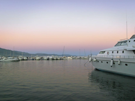 Villa for sale in Benahavis