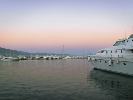 Villa for sale in Benahavis