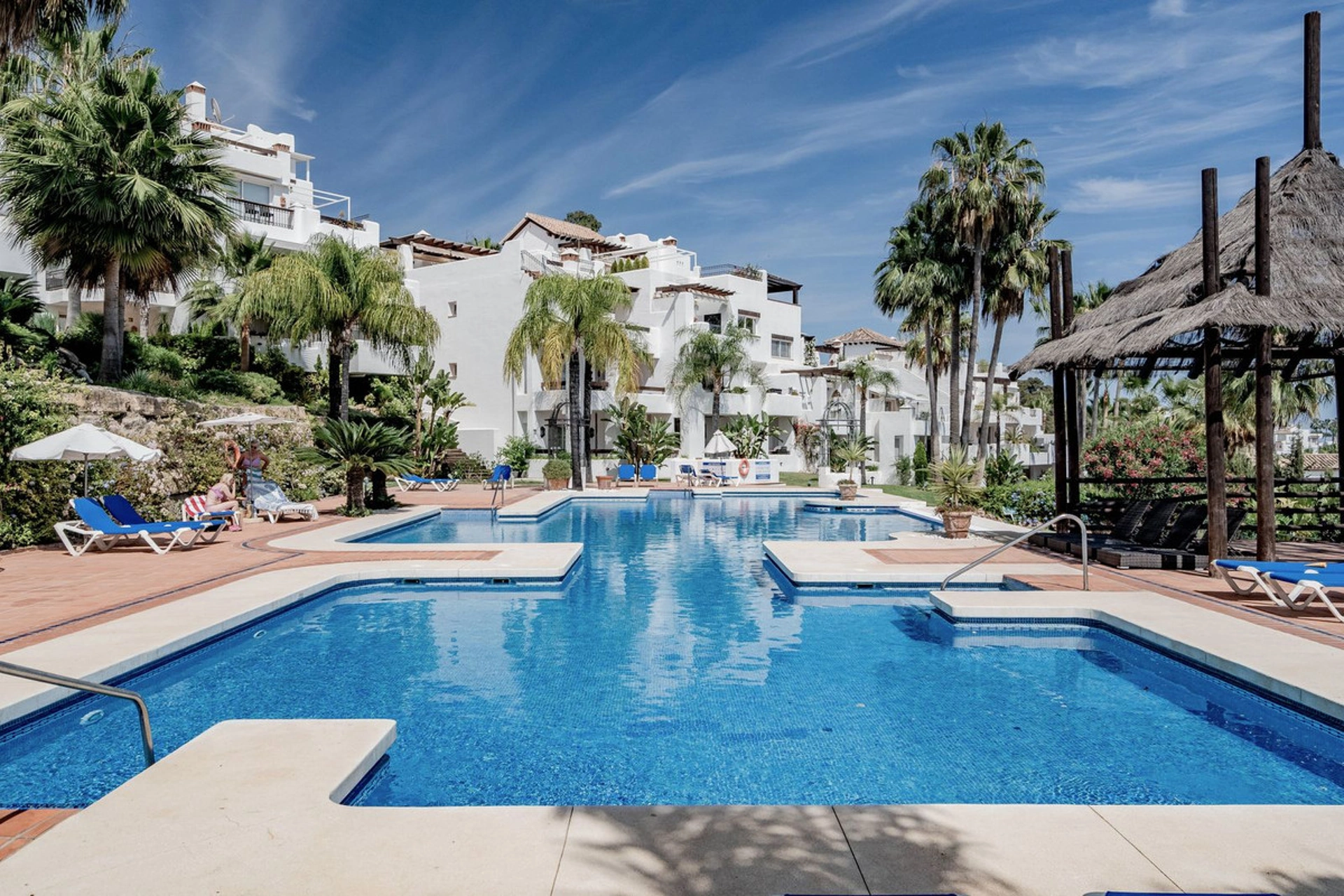 Apartamento en venta en Nueva Andalucia, Marbella