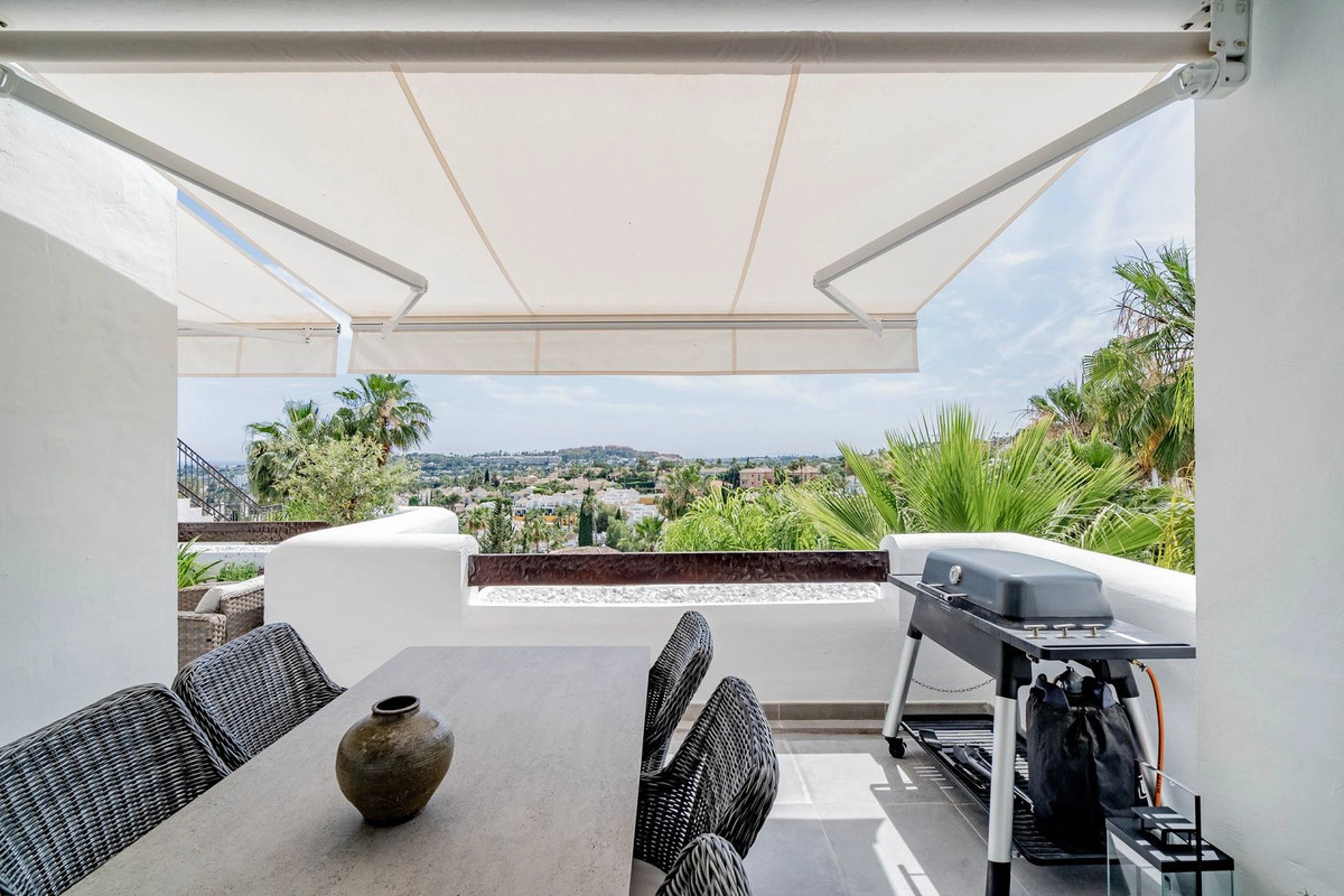 Apartamento en venta en Nueva Andalucia, Marbella