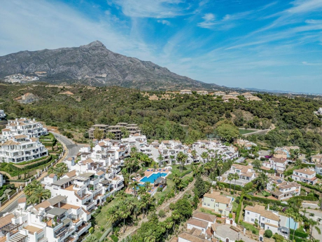 Apartment for sale in Nueva Andalucia, Marbella