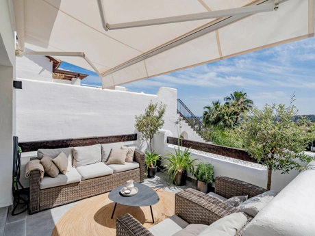 Apartment for sale in Nueva Andalucia, Marbella