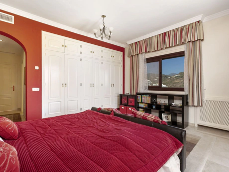 Villa for sale in La Quinta, Benahavis