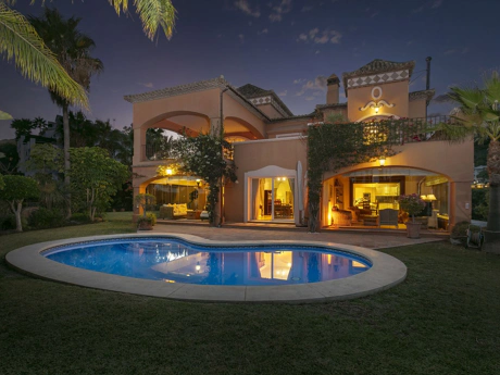 Villa for sale in La Quinta, Benahavis