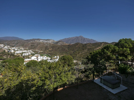 Villa for sale in La Quinta, Benahavis