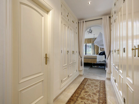 Villa for sale in La Quinta, Benahavis