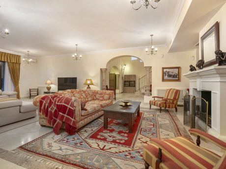 Villa for sale in La Quinta, Benahavis