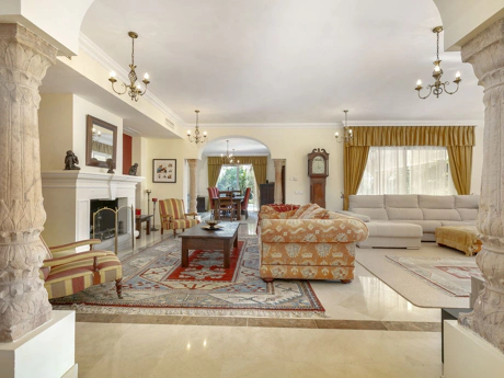 Villa for sale in La Quinta, Benahavis