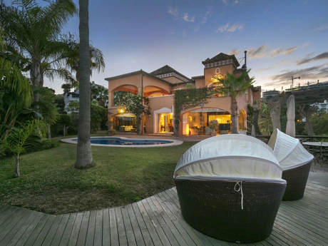 Villa for sale in La Quinta, Benahavis