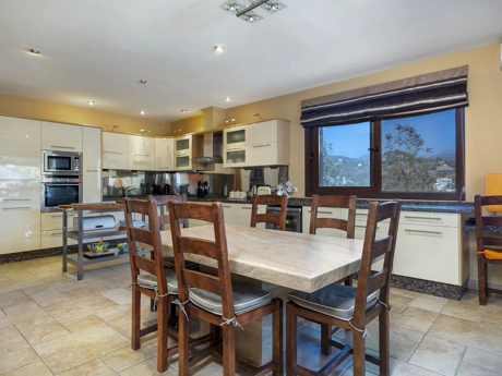 Villa for sale in La Quinta, Benahavis