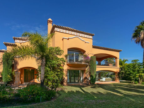 Villa for sale in La Quinta, Benahavis