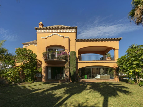Villa for sale in La Quinta, Benahavis