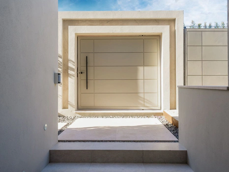 Villa en venta en Nueva Andalucia, Marbella