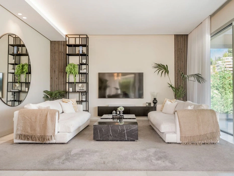 Villa en venta en Nueva Andalucia, Marbella