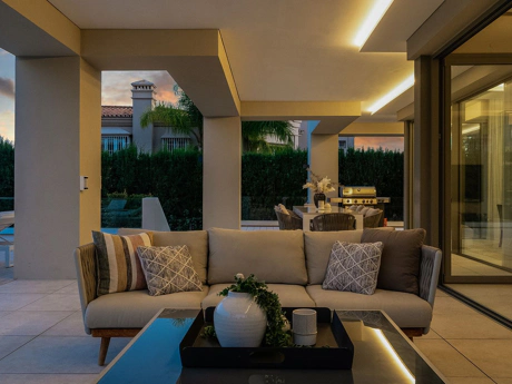 Villa en venta en Nueva Andalucia, Marbella