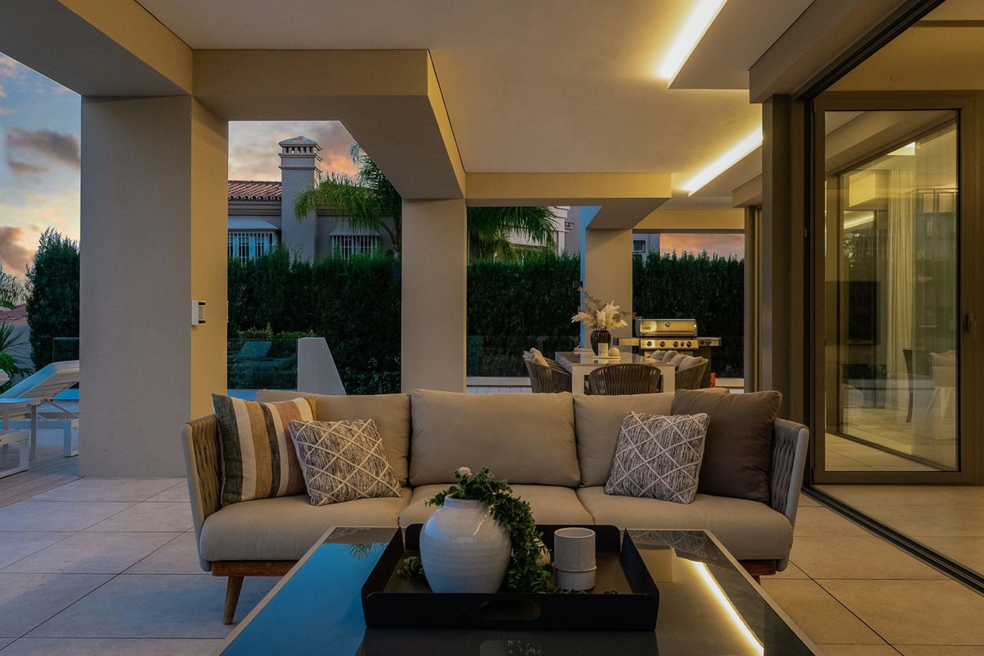 Villa en venta en Nueva Andalucia, Marbella