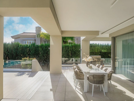 Villa en venta en Nueva Andalucia, Marbella