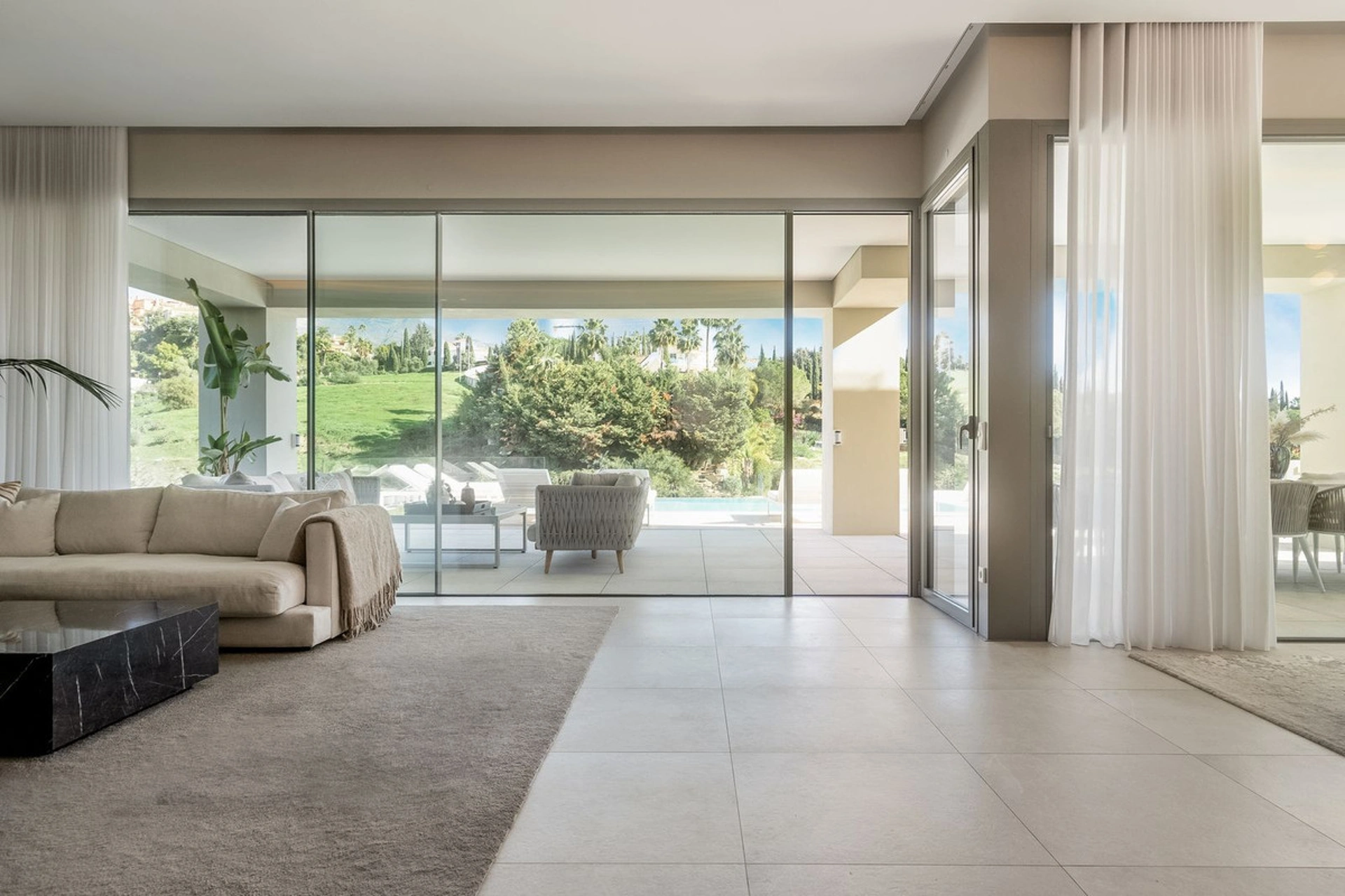 Villa en venta en Nueva Andalucia, Marbella