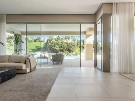 Villa en venta en Nueva Andalucia, Marbella