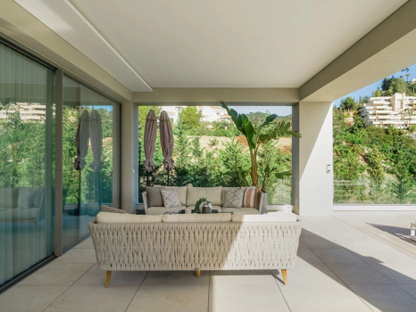 Villa en venta en Nueva Andalucia, Marbella