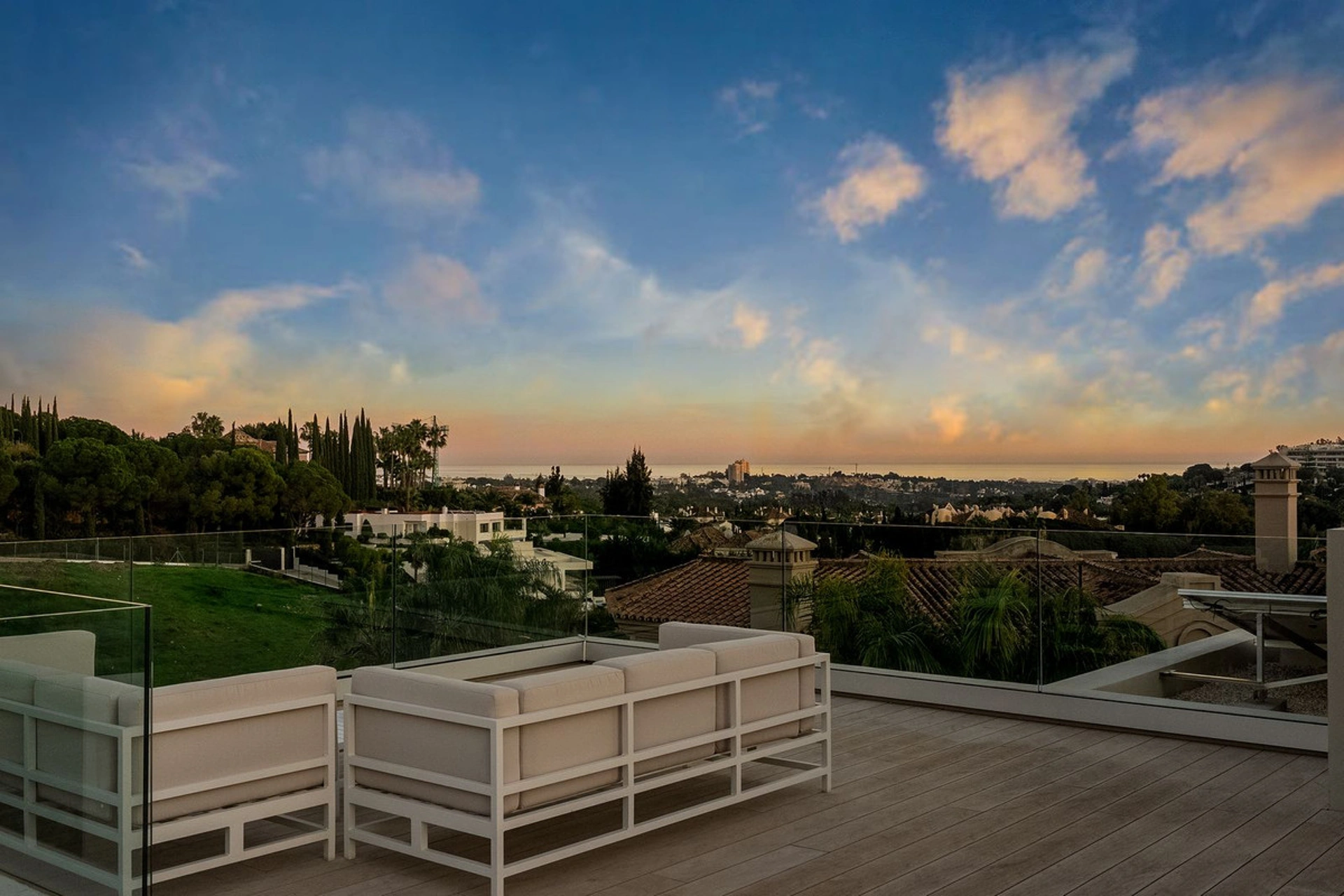 Villa en venta en Nueva Andalucia, Marbella