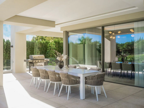 Villa en venta en Nueva Andalucia, Marbella