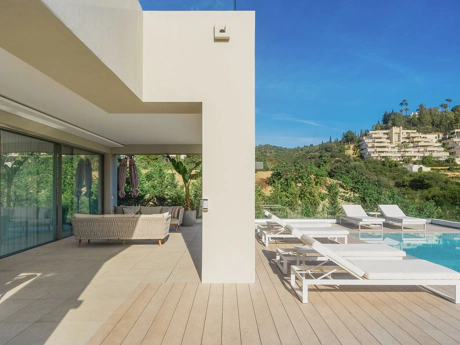 Villa en venta en Nueva Andalucia, Marbella